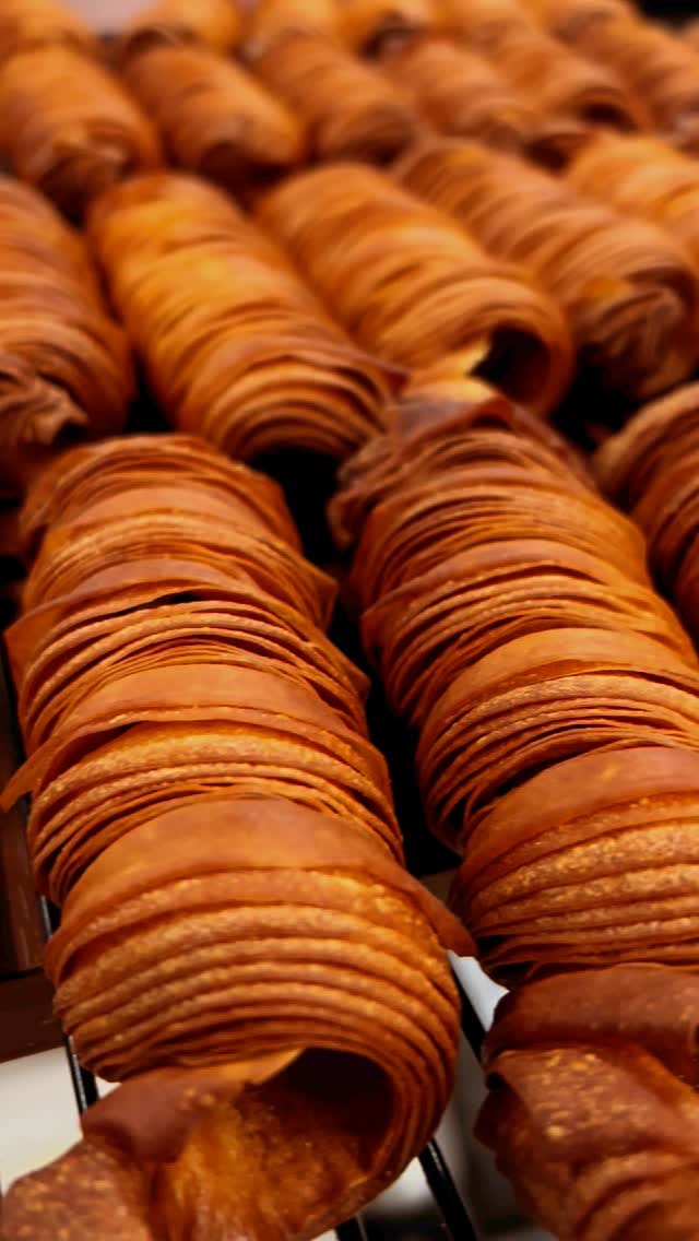 Post 10 by F to BREAD on Instagram (video)