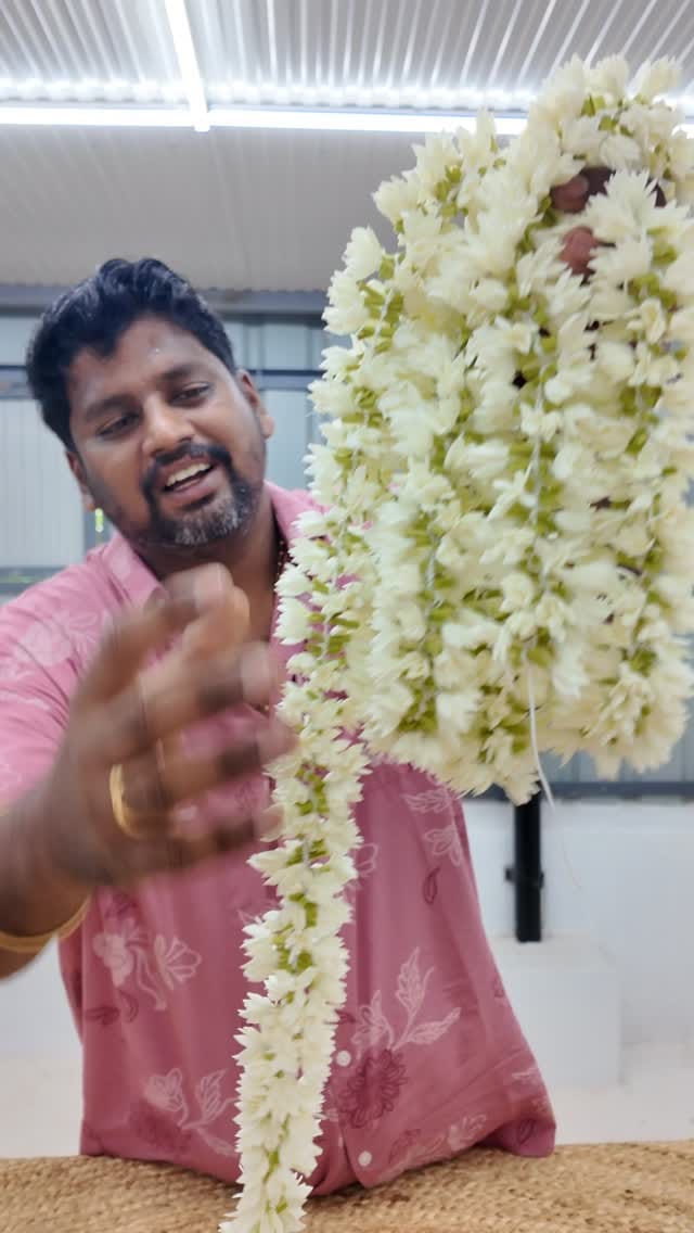 Post 3 by KERALABYGONEFASHION | Fashion | Traditional | Kuthampully on Instagram (video)