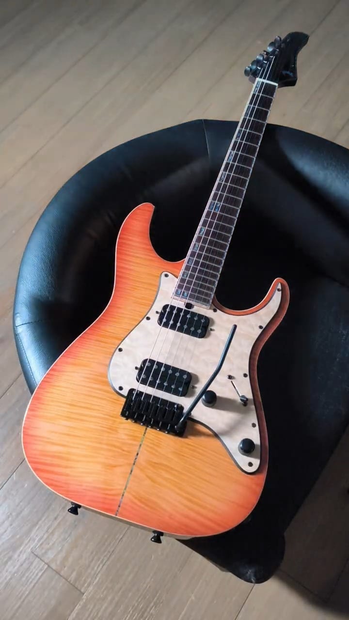 Post 5 by T's Guitars on Instagram (video)
