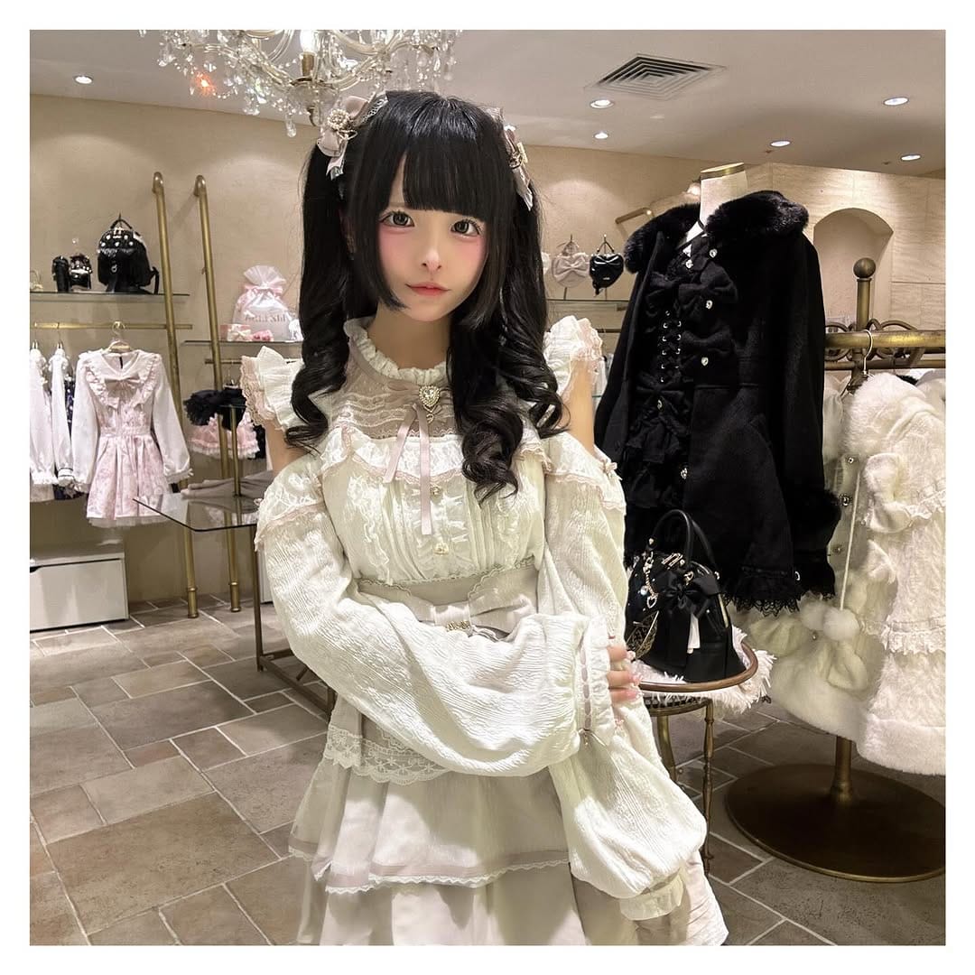 Post 8 by LIZLISA天王寺MIO店 on Instagram (image)