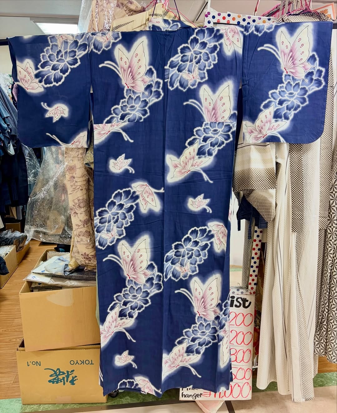 Post 4 by リサイクル着物三喜屋 on Instagram (carousel)