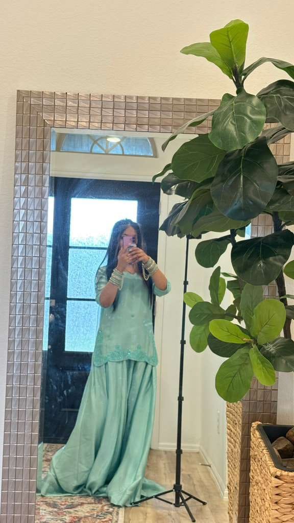 Post 1 by HAFSA SIDDIQUE on Instagram (video)