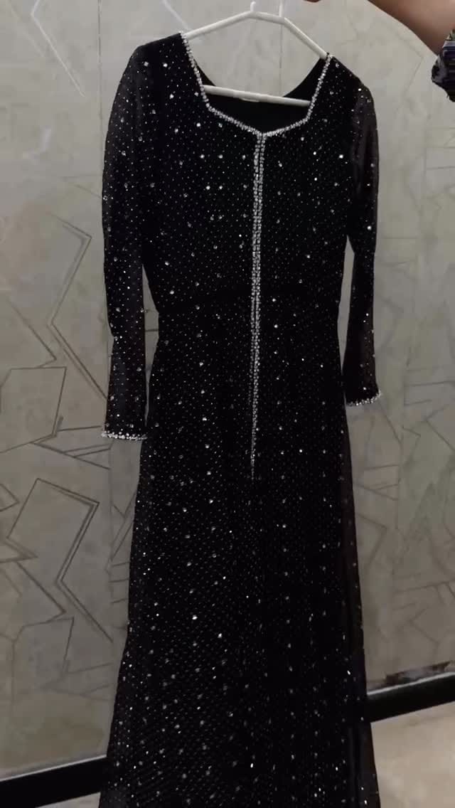Post 2 by HAFSA SIDDIQUE on Instagram (video)