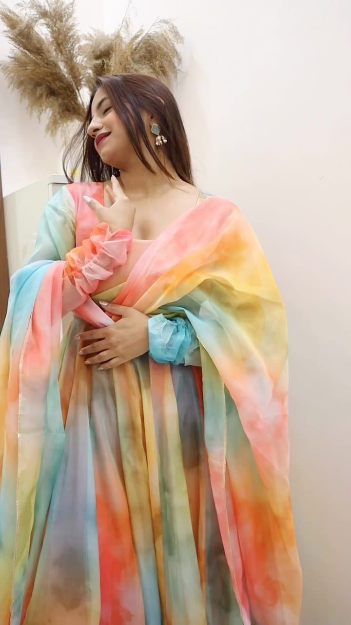 Post 10 by 𝐒𝐡𝐫𝐞𝐲𝐚 𝐒𝐨𝐧𝐚𝐰𝐚𝐧𝐞 on Instagram (video)