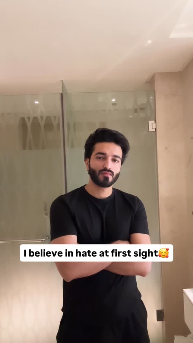 Post 5 by 𝑽𝒂𝒊𝒃𝒉𝒂𝒗 𝑮𝒂𝒏𝒅𝒉𝒊 on Instagram (video)