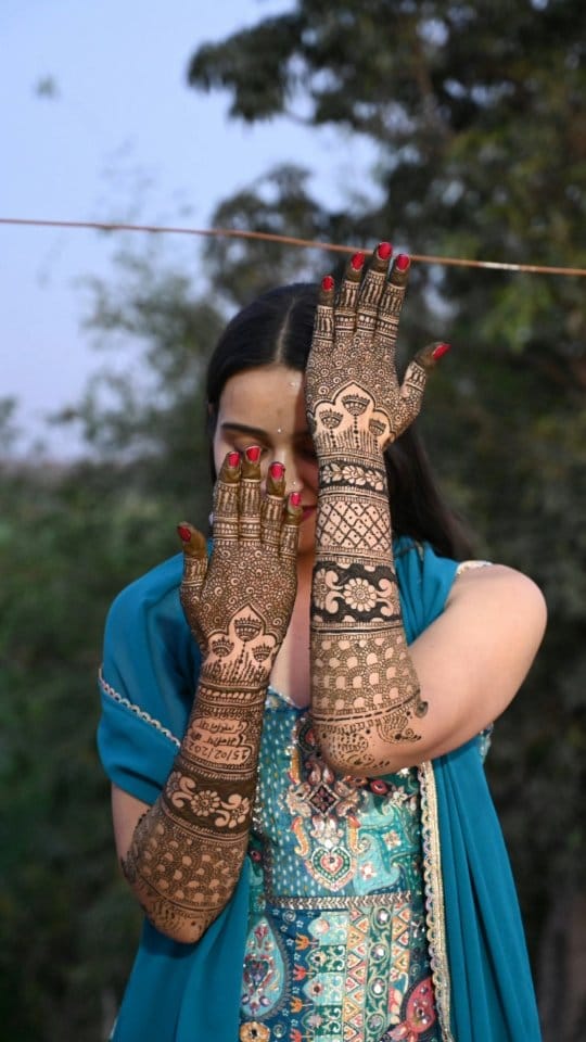 Post 10 by Sharma Mehndi Designer on Instagram (video)