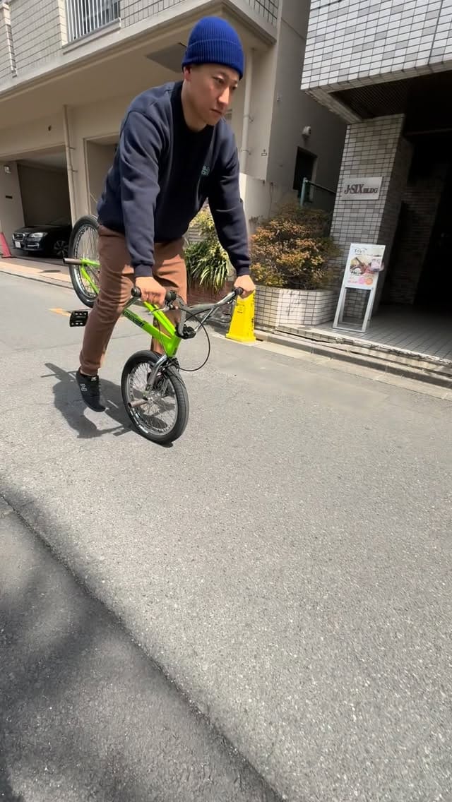Post 10 by W-BASE BICYCLE GARAGE on Instagram (video)