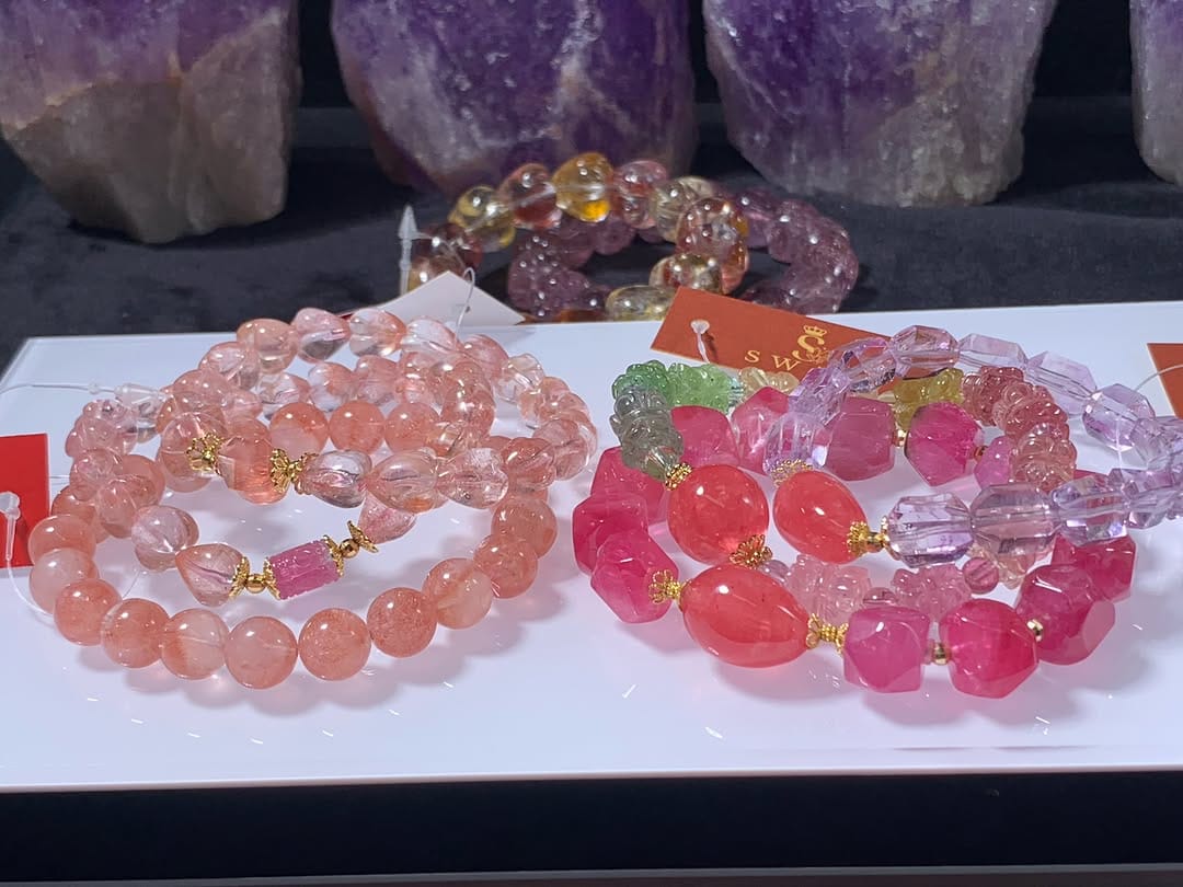 Post 1 by SWAN stone💎【加藤莉莉】 on Instagram (carousel)