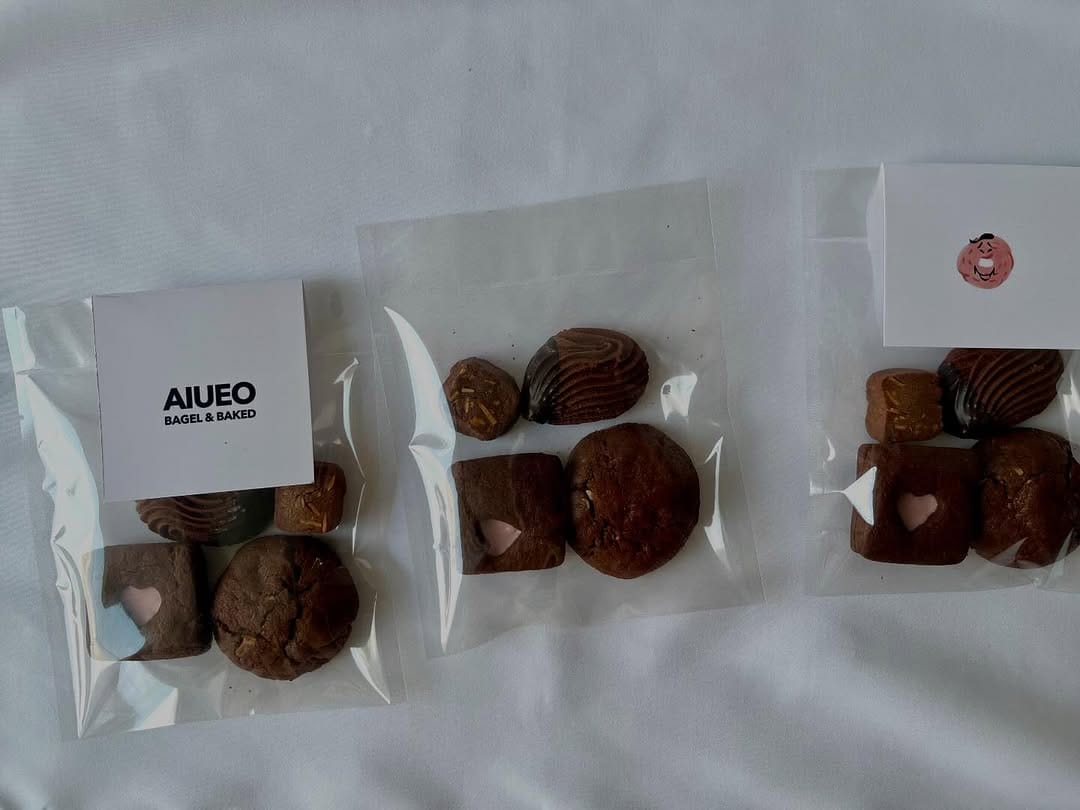 Post 5 by あいうえお ベーグル&焼菓子&雑貨 on Instagram (carousel)