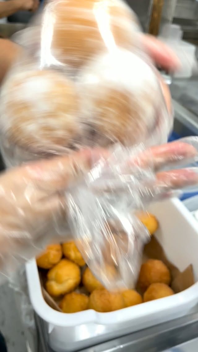 Post 3 by (株)おきなわ物産センター on Instagram (video)
