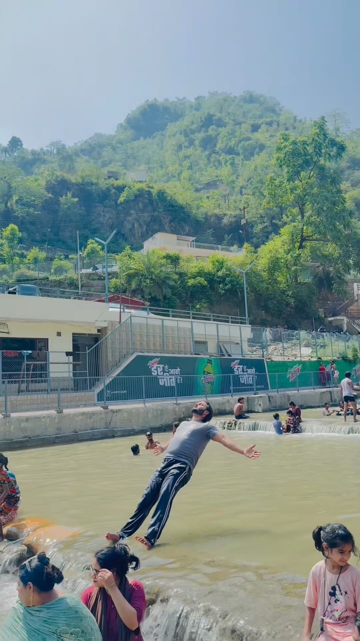 Post 7 by Fahaad Qureshi on Instagram (video)