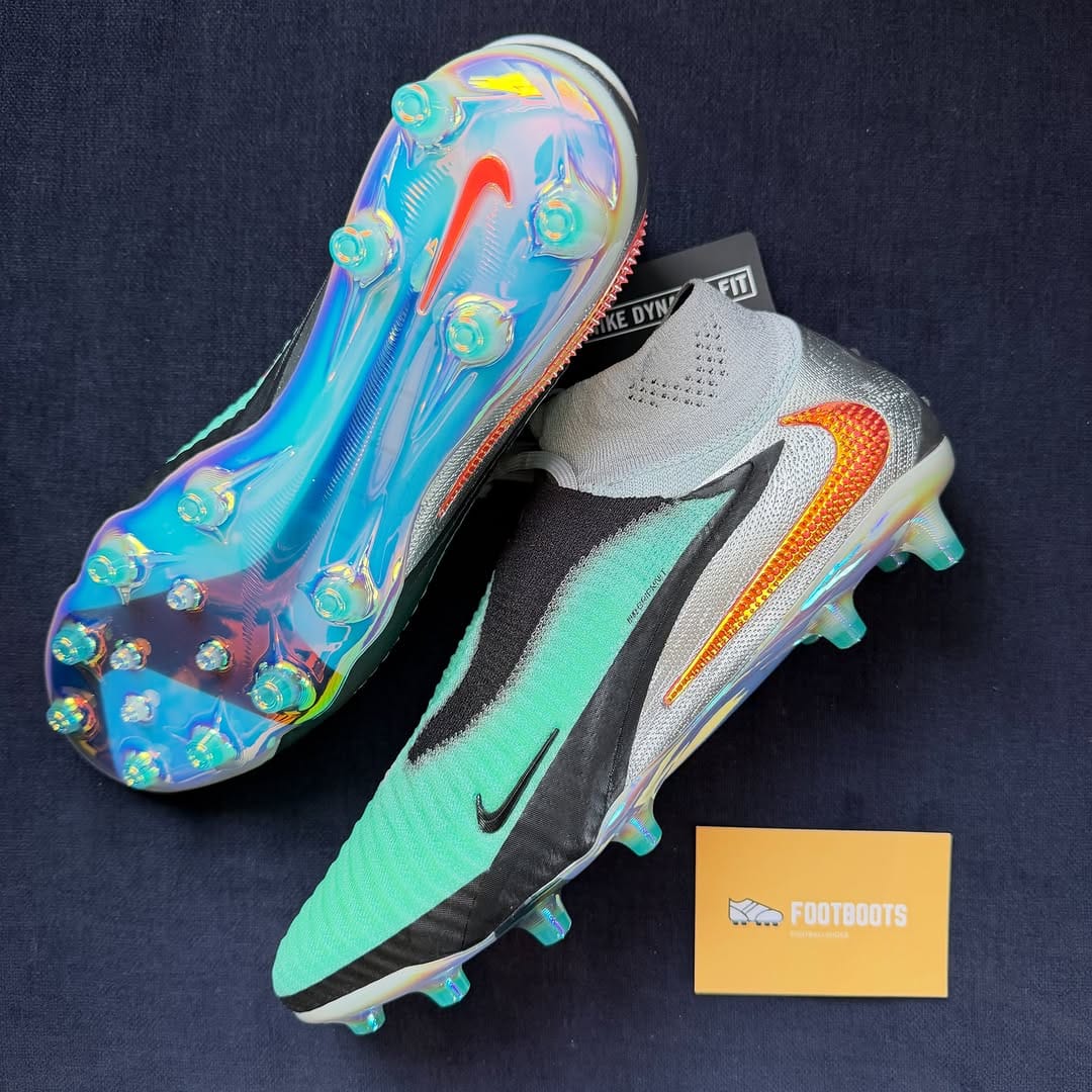 Post 8 by FOOT BOOTS【フットブーツ】サッカースパイク on Instagram (carousel)
