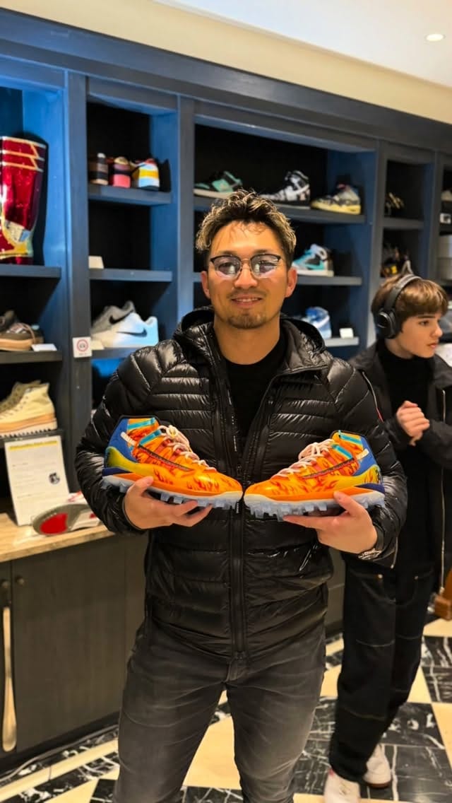 Post 7 by 【custom sneakers shop】 on Instagram (video)