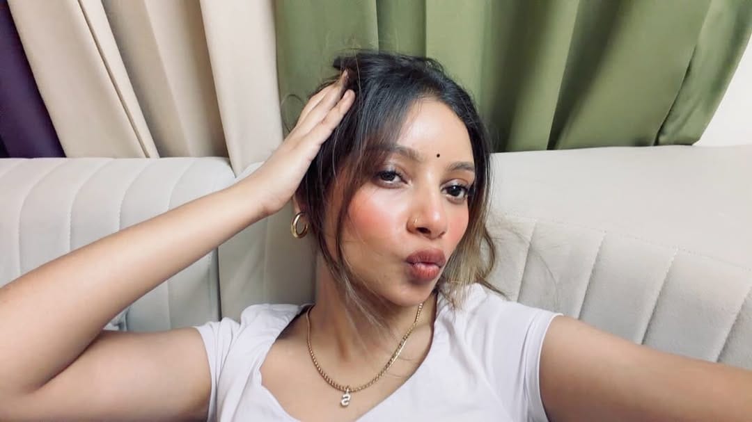 Post 7 by 𝐒𝐢𝐦𝐫𝐚𝐧 𝐑𝐚𝐣 ❤️‍🔥 on Instagram (carousel)