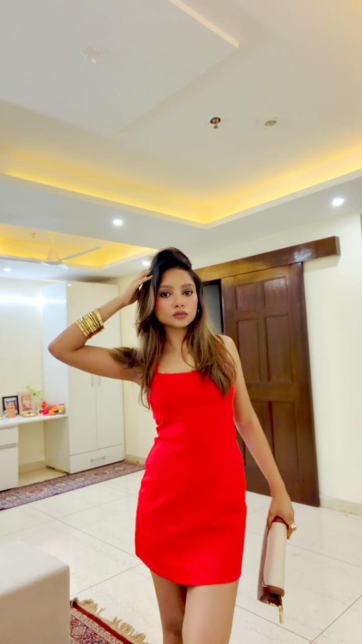 Post 3 by 𝐒𝐢𝐦𝐫𝐚𝐧 𝐑𝐚𝐣 ❤️‍🔥 on Instagram (video)