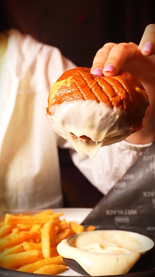 Post 4 by WET BLACK BURGER DUBAI on Instagram (video)