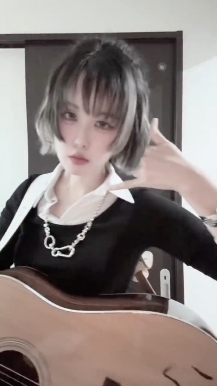 Post 7 by Sanghee / さんひ on Instagram (video)