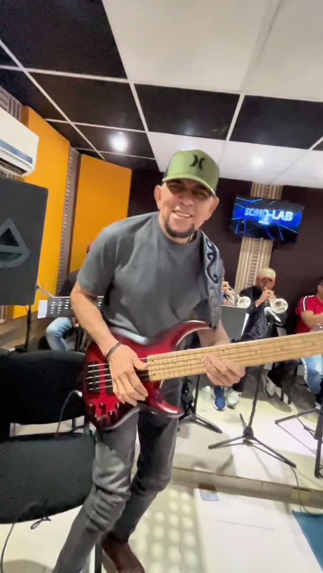 Post 6 by Los Hermanos Rosario on Instagram (video)