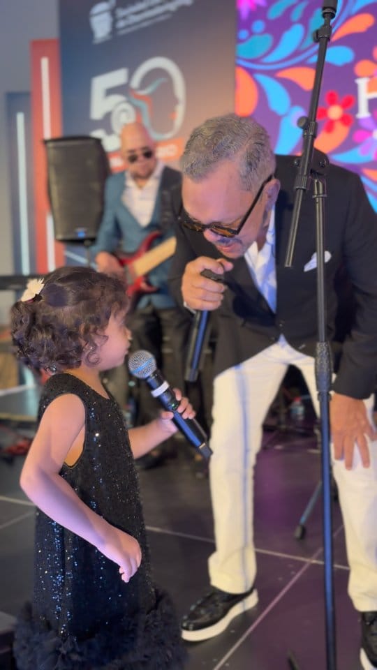 Post 8 by Los Hermanos Rosario on Instagram (video)