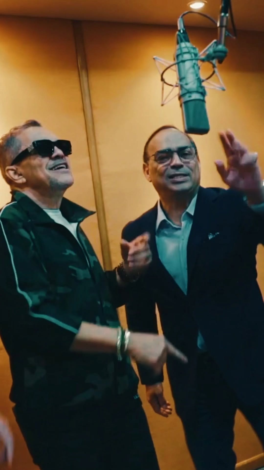 Post 10 by Los Hermanos Rosario on Instagram (video)