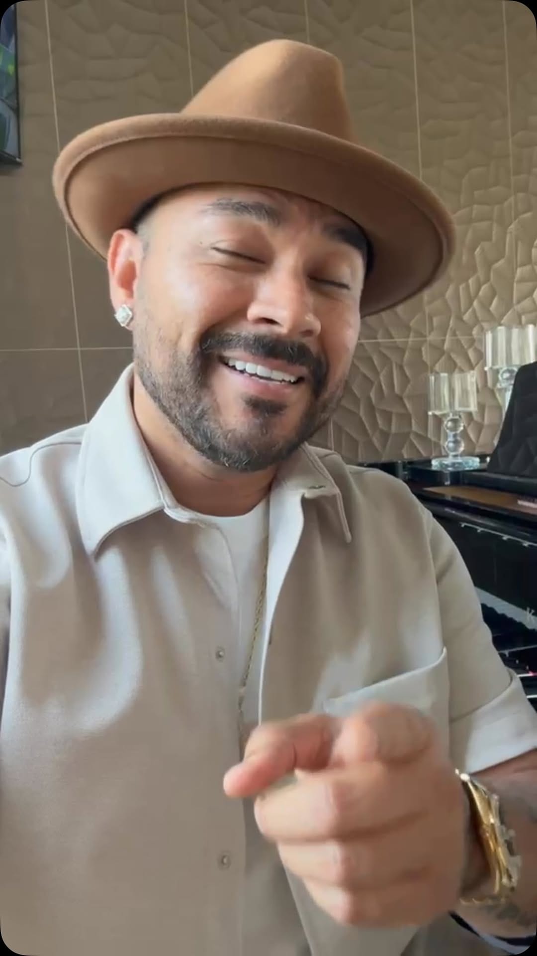 Post 3 by Frankie J on Instagram (video)