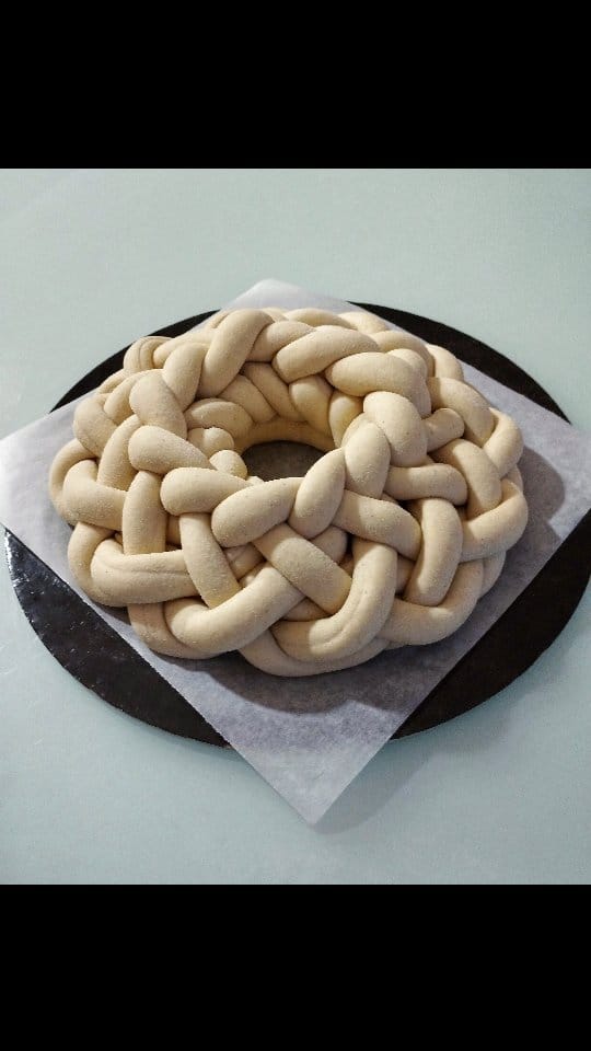 Post 9 by Francesca Simona Naselli / Forme di pane, intrecci on Instagram (video)