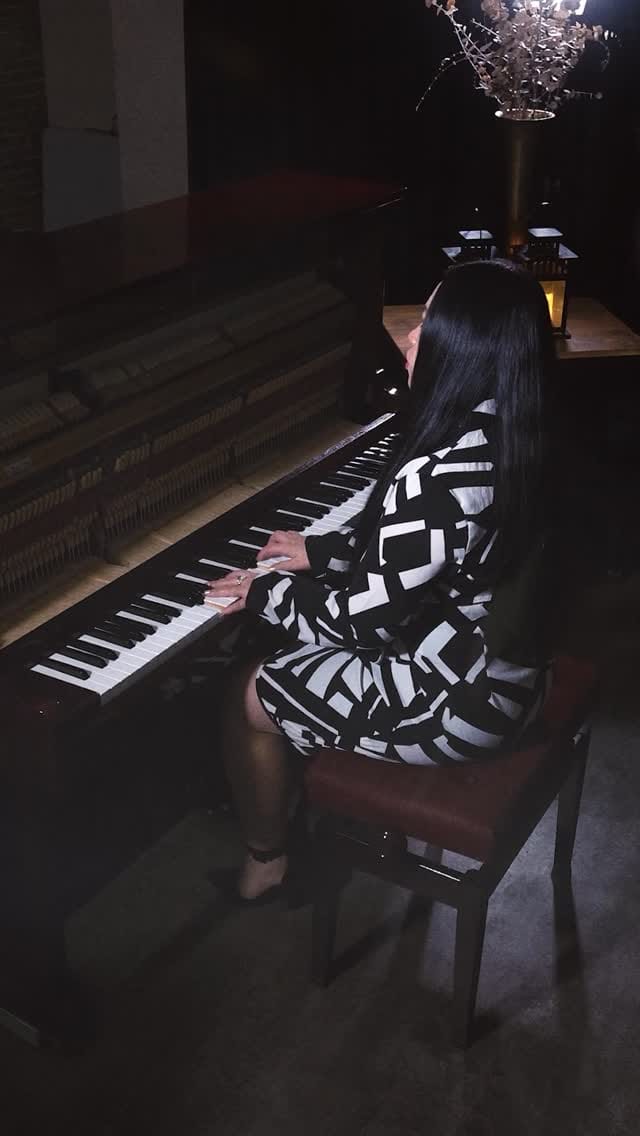 Post 5 by Risa Kumon on Instagram (video)