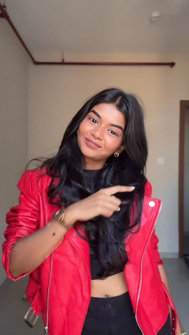 Post 6 by Clarissa Lobo on Instagram (video)