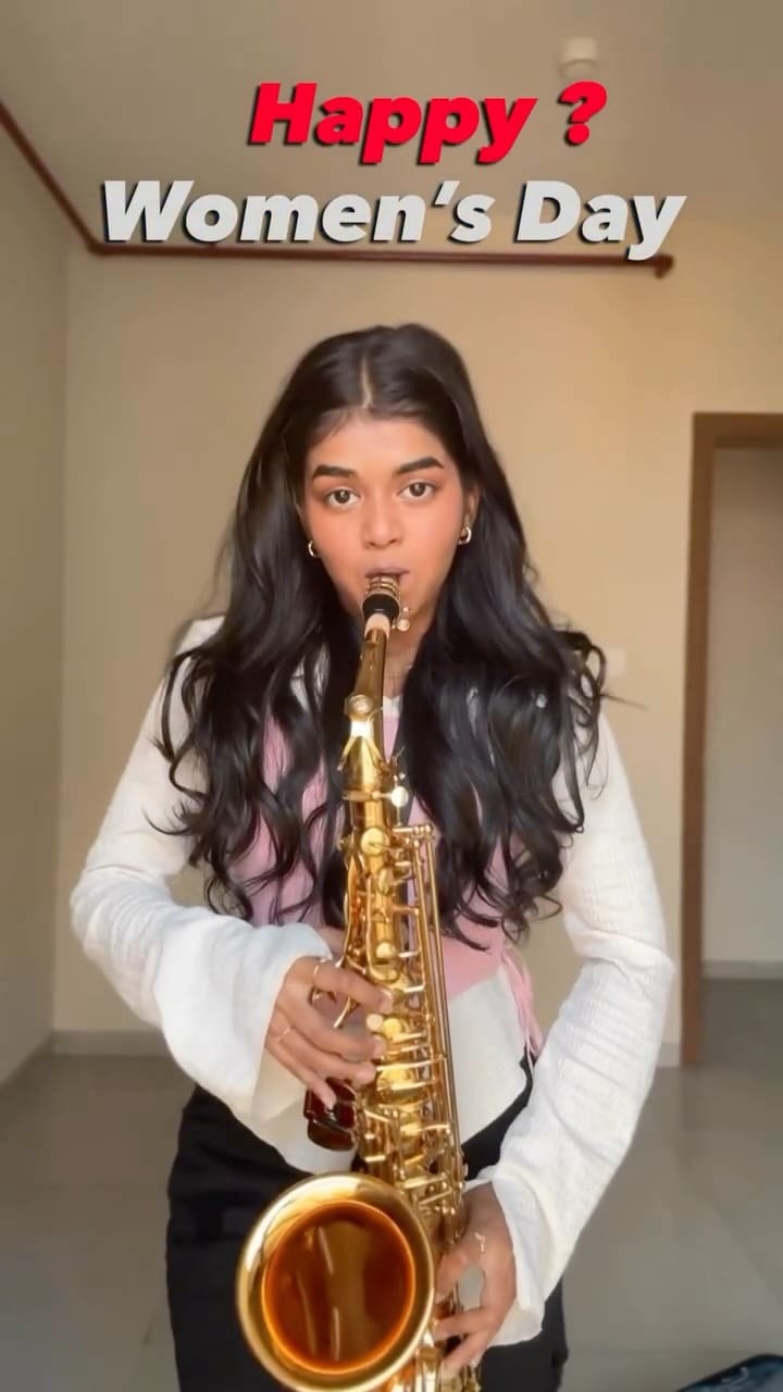 Post 7 by Clarissa Lobo on Instagram (video)