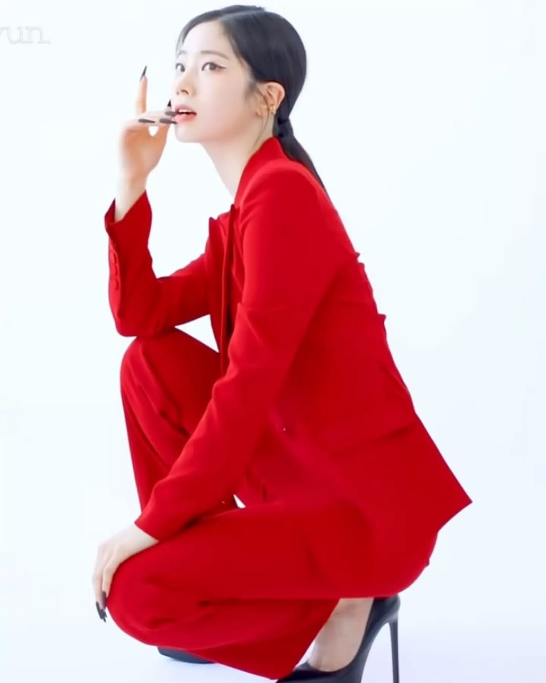 Post 5 by 𝐓𝐖𝐈𝐂𝐄 [ 다현 ]  💕 on Instagram (carousel)