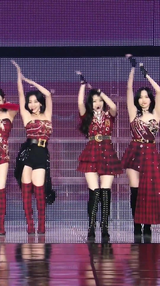 Post 10 by 𝐓𝐖𝐈𝐂𝐄 [ 다현 ]  💕 on Instagram (video)