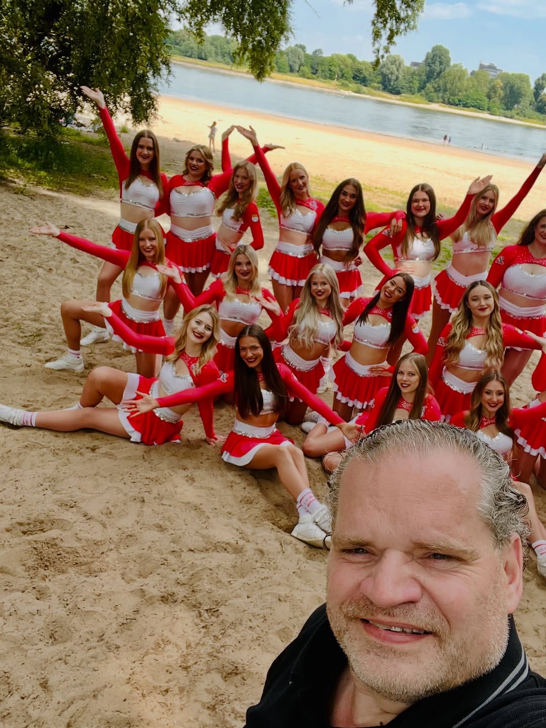 Post 3 by Cheerleader des 1.FC Köln e.V. on Instagram (image)