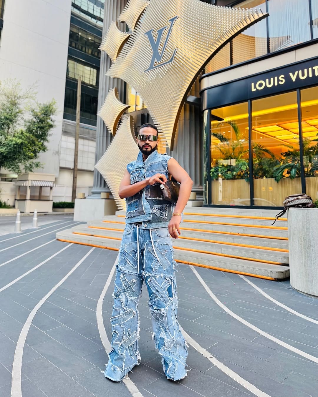 Post 8 by tultul Makeover Artist🧿 on Instagram (carousel)