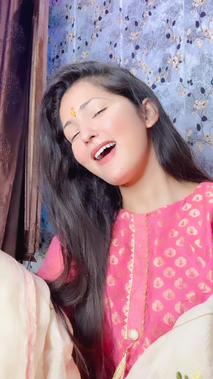 Post 1 by Bhawana Kandpal on Instagram (video)