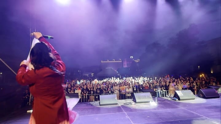 Post 6 by ZAQ on Instagram (video)
