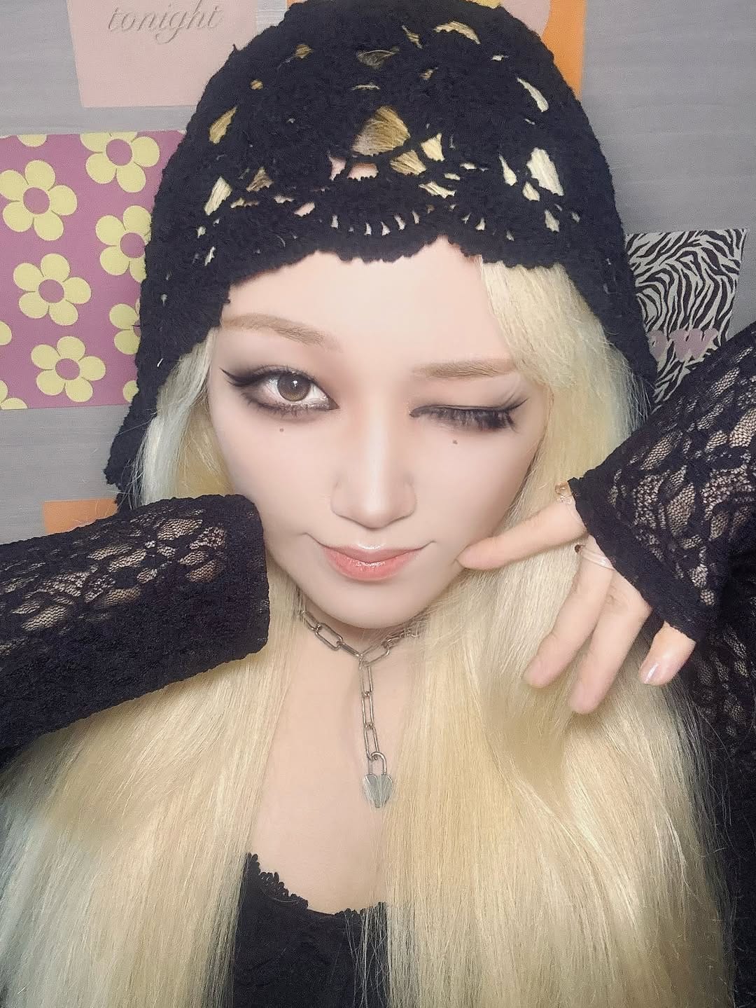 Post 4 by 🩷Lisa13🩷義手ギタリスト/one handed guitar player on Instagram (carousel)