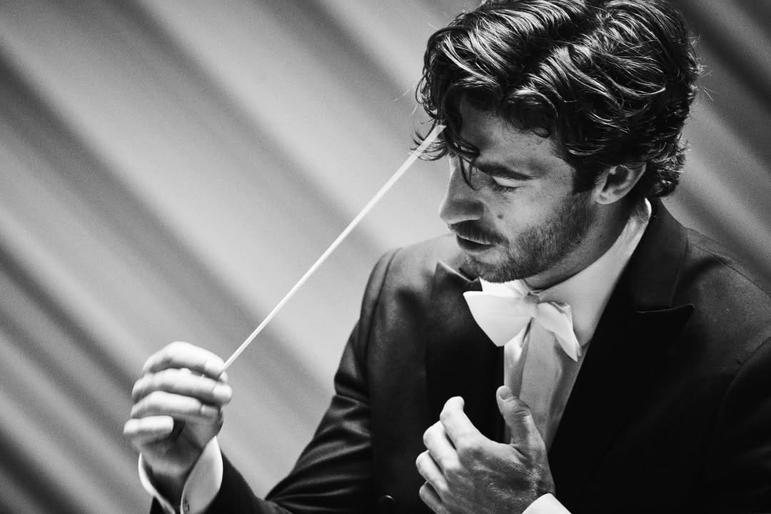 Post 10 by Lorenzo viotti on Instagram (image)