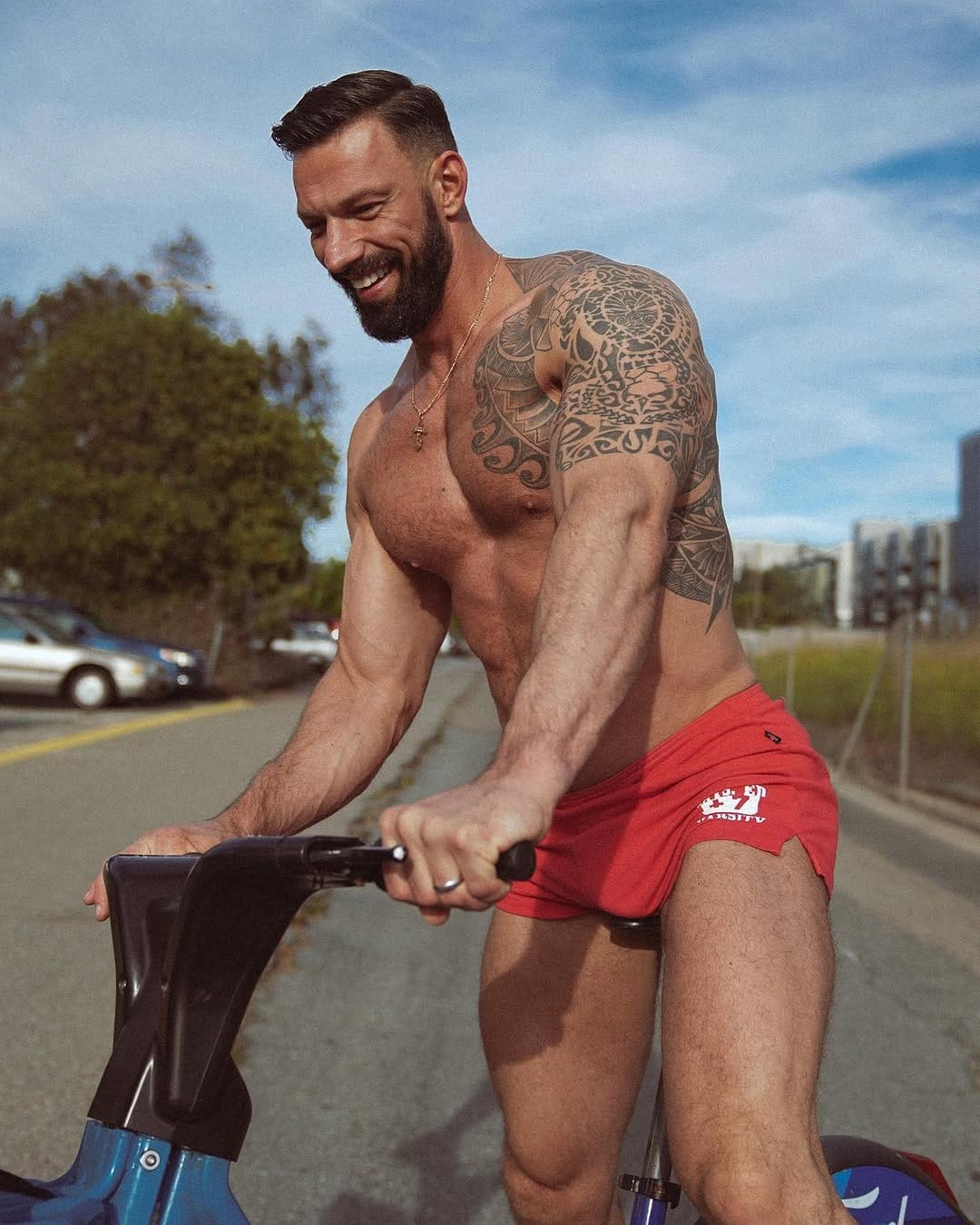 Post 7 by Men's on Instagram (image)