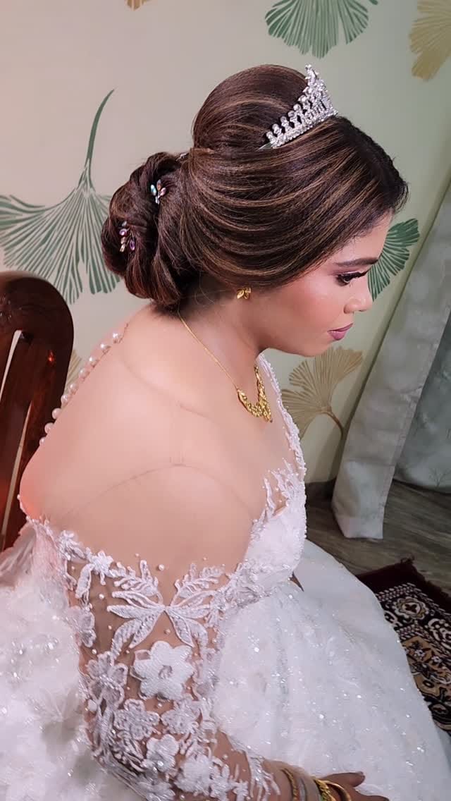 Post 6 by Naush|Bridal-Couture Designer✨ on Instagram (video)