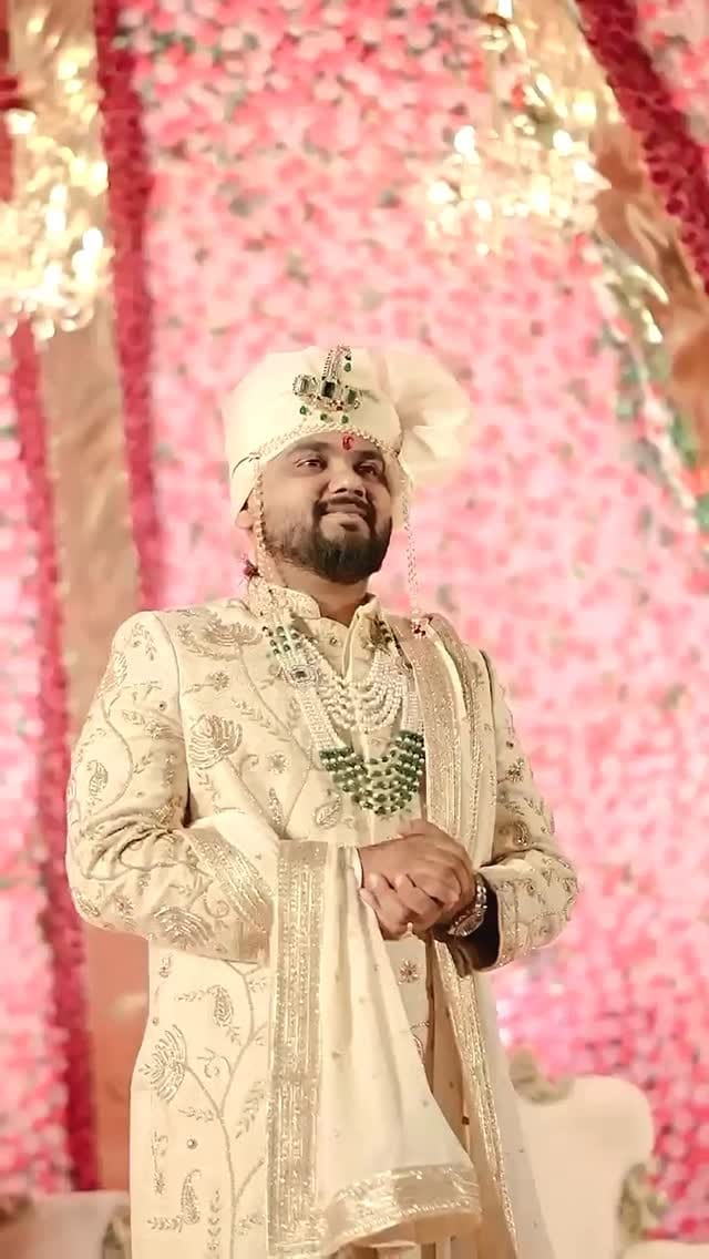 Post 9 by ANISH RAY THE DESIGNER LABEL on Instagram (video)