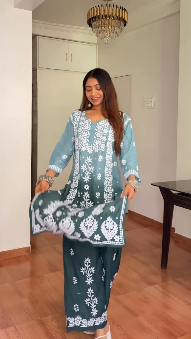 Post 6 by Lucknowi Chikan Store on Instagram (video)