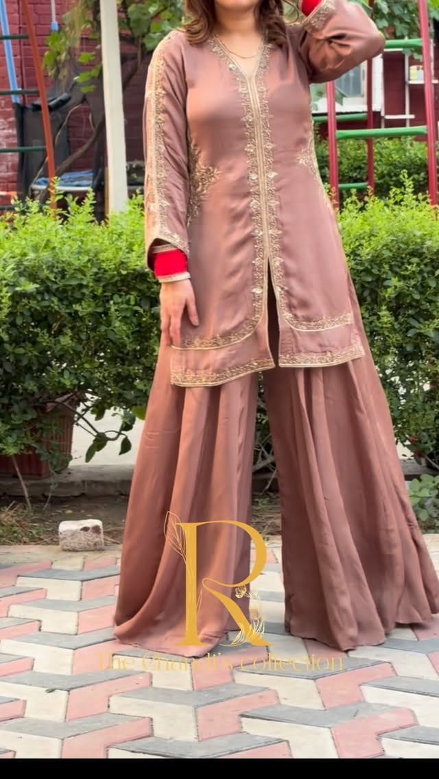Post 4 by Chandi’s / ਚੰਦੀ collection on Instagram (video)