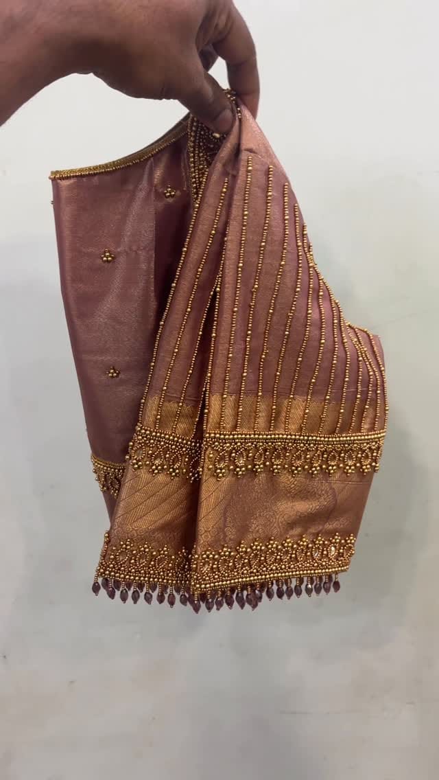 Post 10 by Hema Abi designer on Instagram (video)