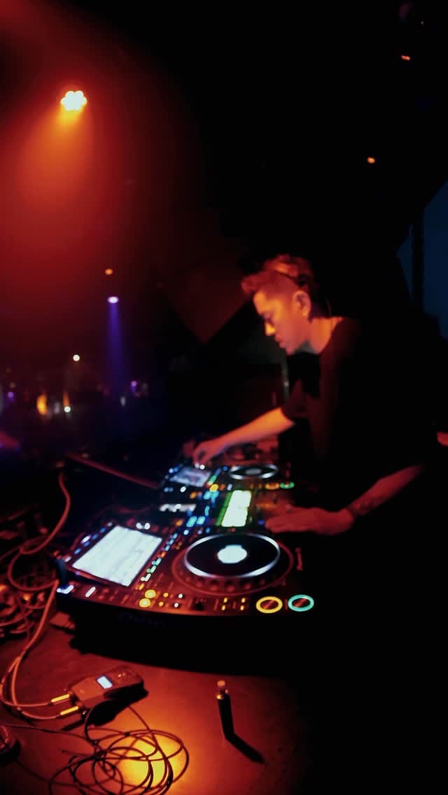 Post 6 by 𝐃𝐉 𝐁≒𝐁𝐀𝐋𝐋 on Instagram (video)