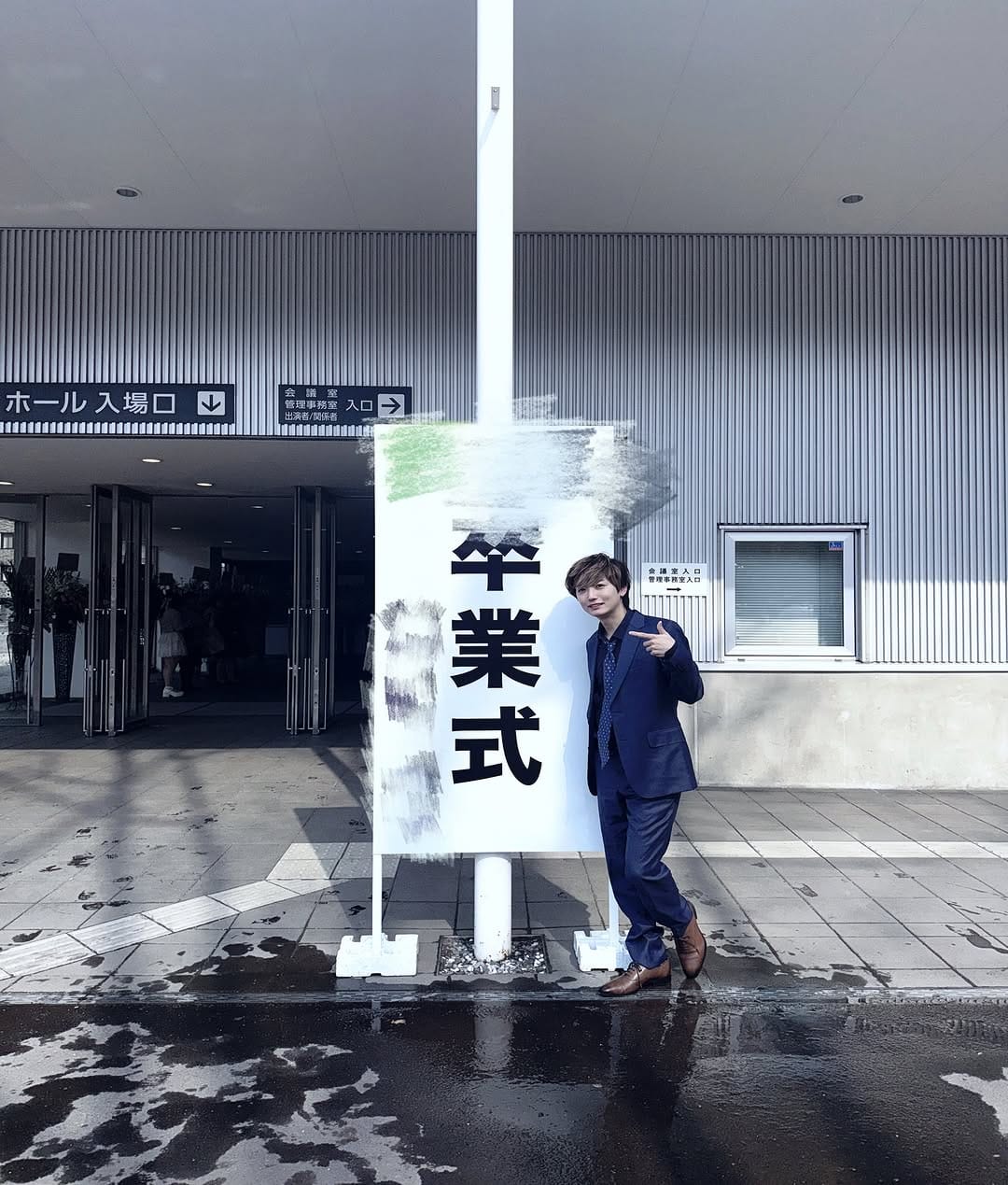 Post 5 by れいと/Reito on Instagram (carousel)