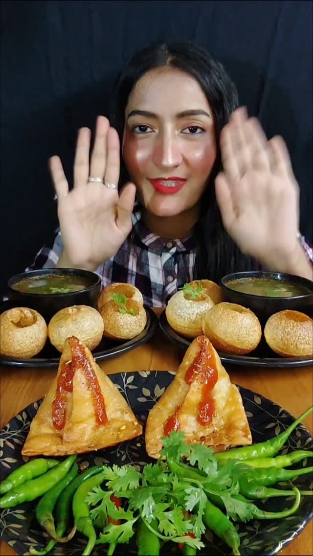 Post 2 by Food Challenge Sisters on Instagram (video)