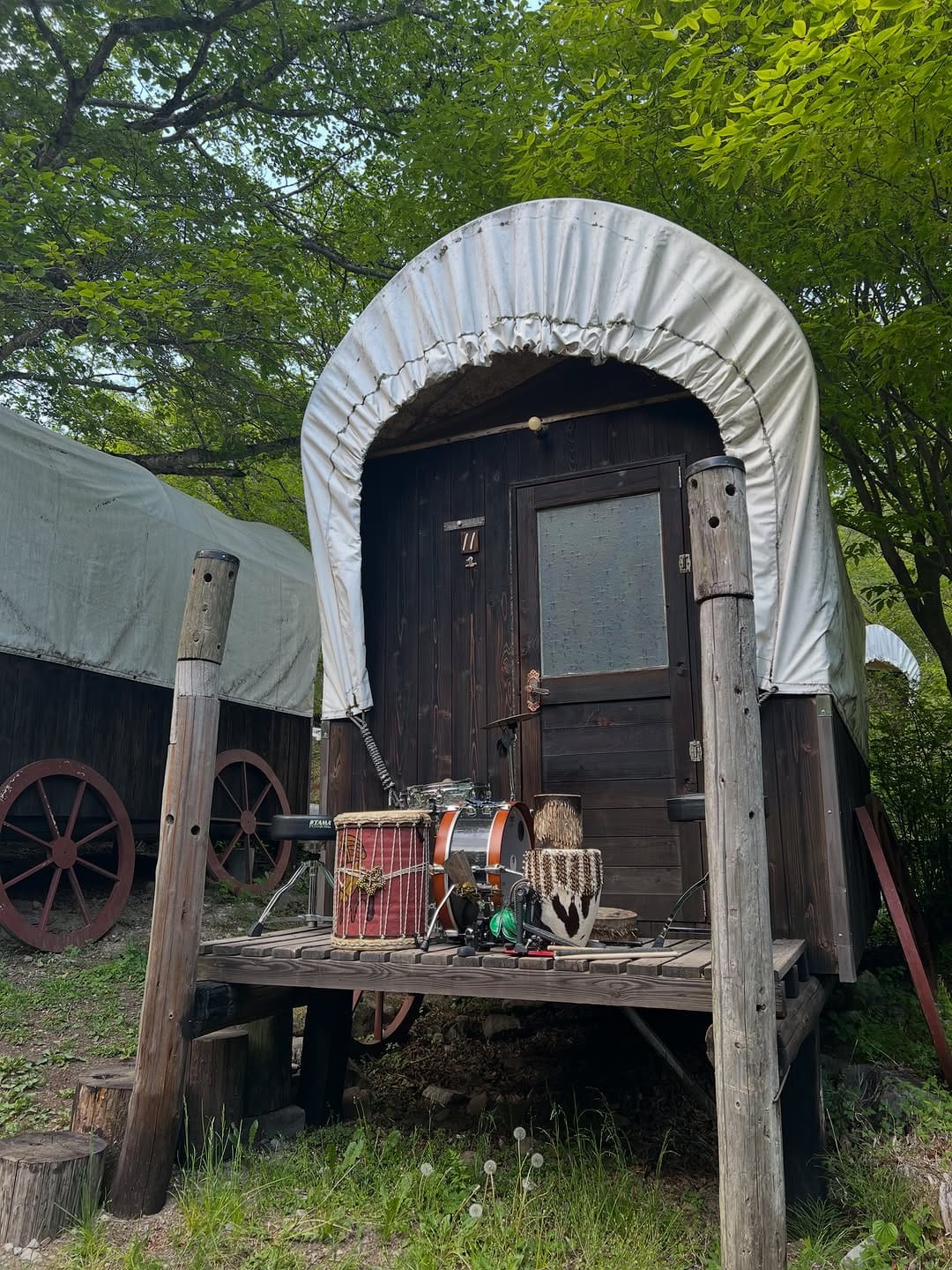 Post 9 by 𝑰'𝑴 𝒀𝑼𝑵𝑨 on Instagram (carousel)