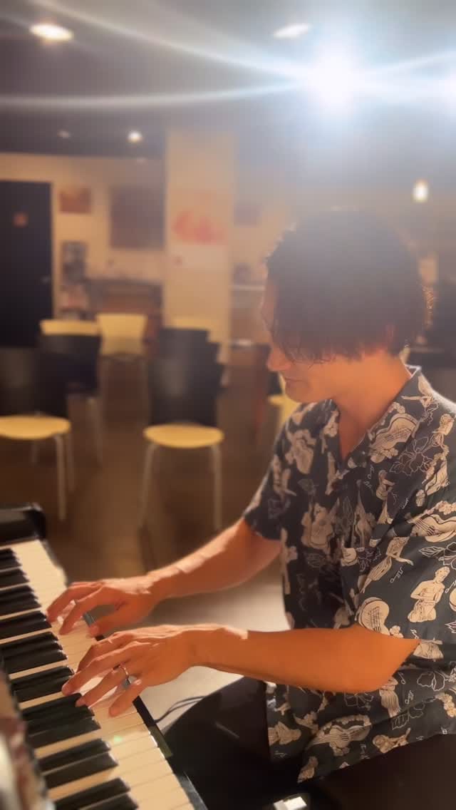 Post 6 by Ryo Natoyama(名渡山遼) on Instagram (video)