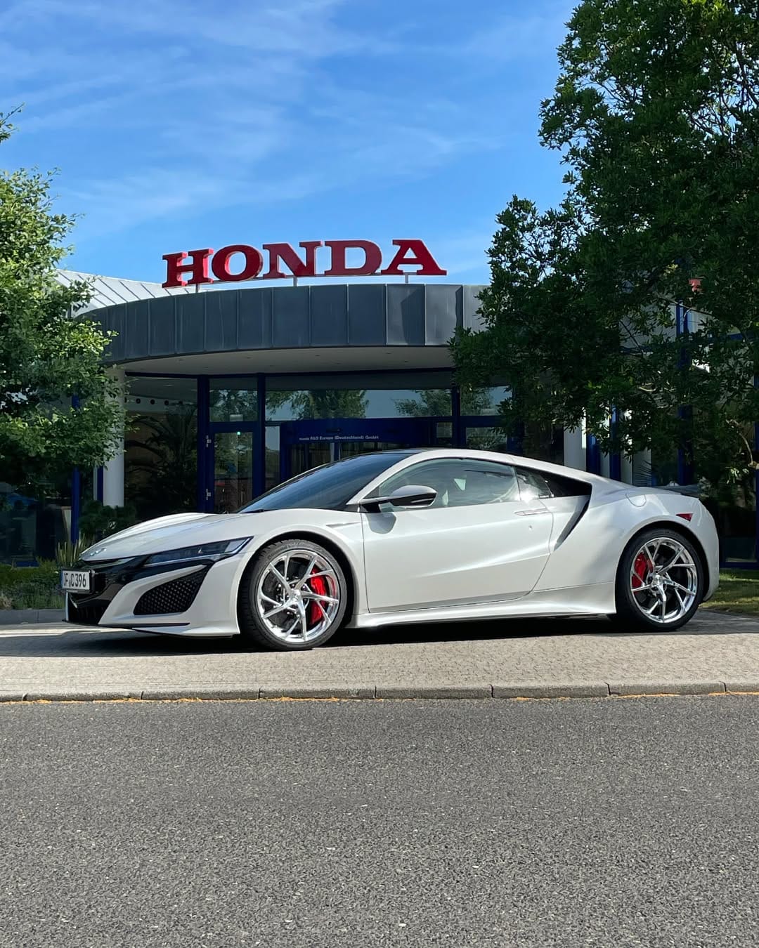Post 5 by Honda Deutschland Automobile on Instagram (carousel)