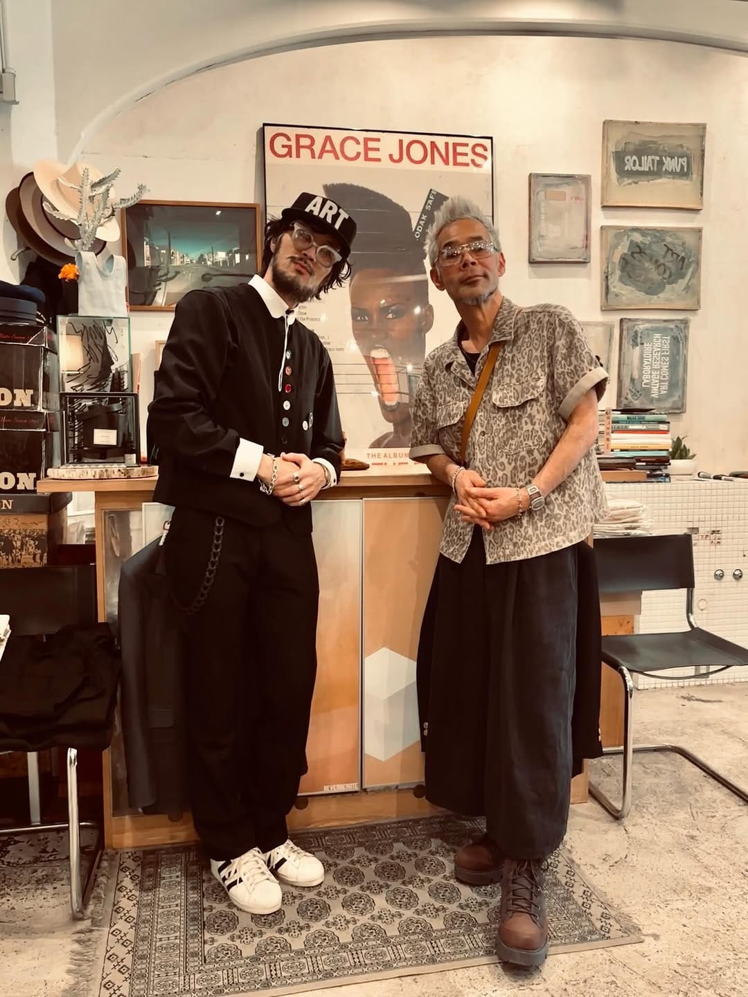 Post 7 by Taka Hirose on Instagram (carousel)